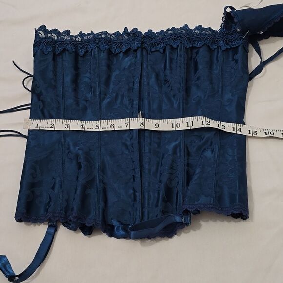 - FREDERICKS OF HOLLYWOOD LACE BROCADE/UNDERWEAR SET SIZE 36 - Picture 6 of 10